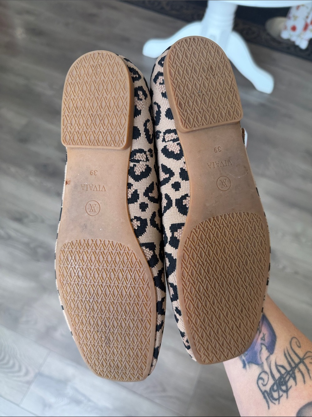 VIVAIA Margot 2.0 Square-Toe V-Cut Washable Flats - Picture 2 of 5
